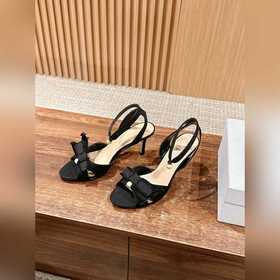Новые туфли на каблуке с бантиком и жемчужинами от Dior Новая мод