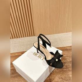 Новые туфли на каблуке с бантиком и жемчужинами от Dior Новая мод