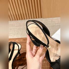 Новые туфли на каблуке с бантиком и жемчужинами от Dior Новая мод
