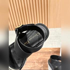 Новые сандалии на танкетке от Dior. Верх из импортного кокосового