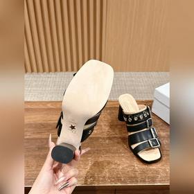 Новые высокие босоножки на каблуке от Dior в стиле римских сандал
