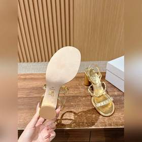 #Dior летняя новинка с бриллиантовой застежкой, плоской подошвой 