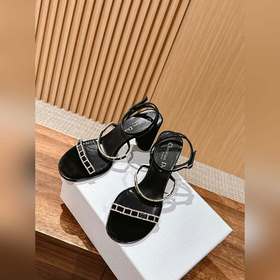 #Dior летняя новинка с бриллиантовой застежкой, плоской подошвой