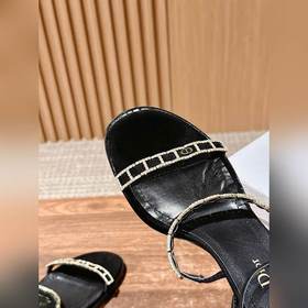 #Dior летняя новинка с бриллиантовой застежкой, плоской подошвой 