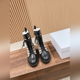 【Маури】 Новые легкие ботинки с вышивкой от Dior Эти стильные бот