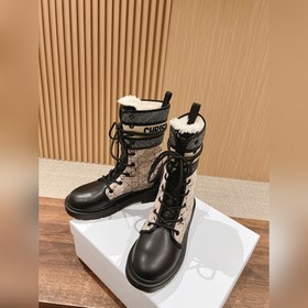 【Маури】 Новые легкие ботинки с вышивкой от Dior Эти стильные бот
