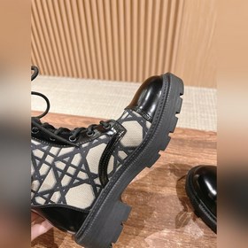 Новые легкие ботинки с вышивкой от Dior Эти стильные ботинки с у