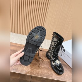 Новые легкие ботинки с вышивкой от Dior Эти стильные ботинки с у