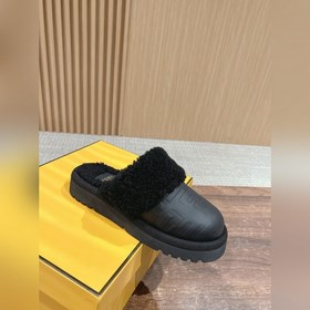 Новая модель шерстяных сапог Fendi на осень-зиму с полузакрытым н