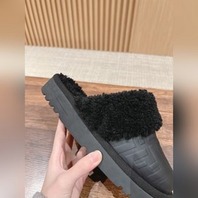 Новая модель шерстяных сапог Fendi на осень-зиму с полузакрытым н