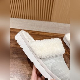 Новая модель шерстяных сапог Fendi на осень-зиму с полузакрытым н