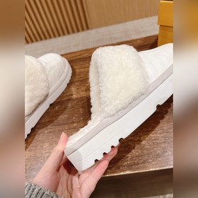 Новая модель шерстяных сапог Fendi на осень-зиму с полузакрытым н