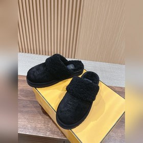 Новая модель шерстяных сапог Fendi на осень-зиму с полузакрытым н