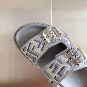 Топовая версия： мужская модель Fendi Новая цветовая гамма, санда