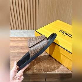 Новейшие летние тапочки от Fendi Они сразу привлекают внимание, в