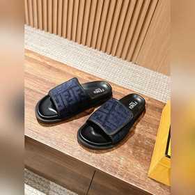 Новейшие летние тапочки от Fendi Они сразу привлекают внимание, в