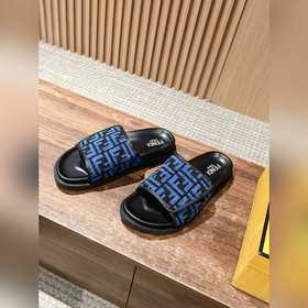 Новейшие летние тапочки от Fendi Они сразу привлекают внимание, в