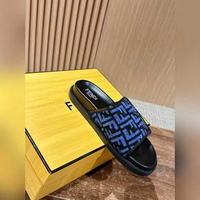 Новейшие летние тапочки от Fendi Они сразу привлекают внимание, в