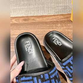 Новейшие летние тапочки от Fendi Они сразу привлекают внимание, в