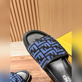 Новейшие летние тапочки от Fendi Они сразу привлекают внимание, в