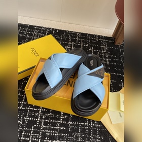 Услуги покупке товаров  Fendi Diagonal серия FF с узором виде пе