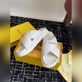 Услуги покупке товаров  Fendi Diagonal серия FF с узором виде пе