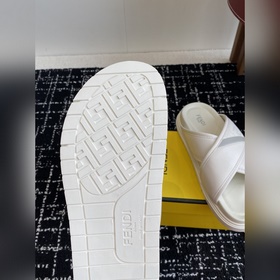 Услуги покупке товаров  Fendi Diagonal серия FF с узором виде пе