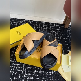 Услуги покупке товаров  Fendi Diagonal серия FF с узором виде пе