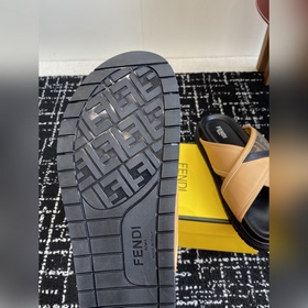 Услуги покупке товаров  Fendi Diagonal серия FF с узором виде пе