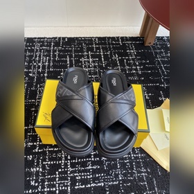 Услуги покупке товаров  Fendi Diagonal серия FF с узором виде пе