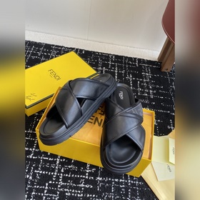 Услуги покупке товаров  Fendi Diagonal серия FF с узором виде пе