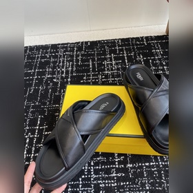 Услуги покупке товаров  Fendi Diagonal серия FF с узором виде пе