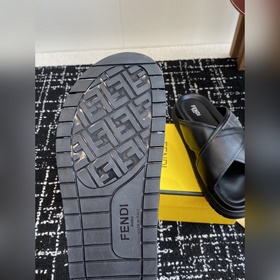 Услуги покупке товаров  Fendi Diagonal серия FF с узором виде пе
