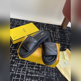 Услуги покупке товаров  Fendi Diagonal серия FF с узором виде пе