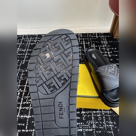 Услуги покупке товаров  Fendi Diagonal серия FF с узором виде пе