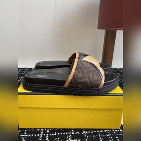 Услуги покупке товаров  Fendi Diagonal серия FF с узором виде пе