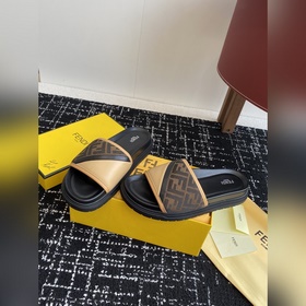 Услуги покупке товаров  Fendi Diagonal серия FF с узором виде пе