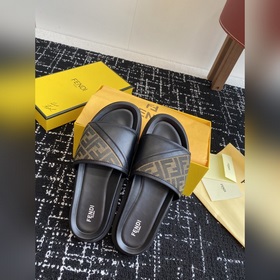 Услуги покупке товаров  Fendi Diagonal серия FF с узором виде пе