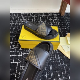 Услуги покупке товаров  Fendi Diagonal серия FF с узором виде пе