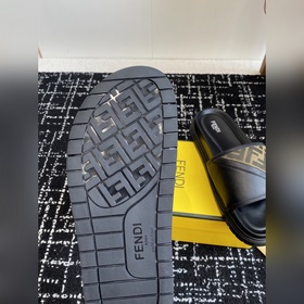 Услуги покупке товаров  Fendi Diagonal серия FF с узором виде пе