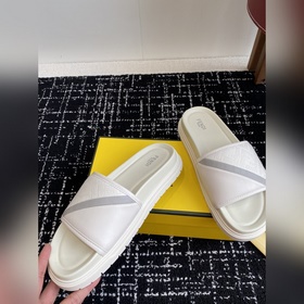 Услуги покупке товаров  Fendi Diagonal серия FF с узором виде пе