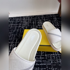 Услуги покупке товаров  Fendi Diagonal серия FF с узором виде пе