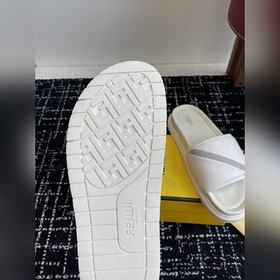 Услуги покупке товаров  Fendi Diagonal серия FF с узором виде пе