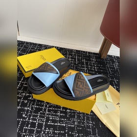 Услуги покупке товаров  Fendi Diagonal серия FF с узором виде пе