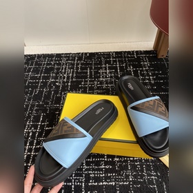 Услуги покупке товаров  Fendi Diagonal серия FF с узором виде пе