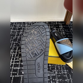 Услуги покупке товаров  Fendi Diagonal серия FF с узором виде пе