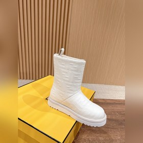 Новые зимние и осенние шерстяные сапоги Fendi из кожи меха. Очень