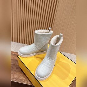 Новые зимние и осенние шерстяные сапоги Fendi из кожи меха. Очень
