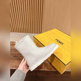 Новые зимние и осенние шерстяные сапоги Fendi из кожи меха. Очень