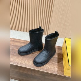 Новые зимние и осенние шерстяные сапоги Fendi из кожи меха. Очень